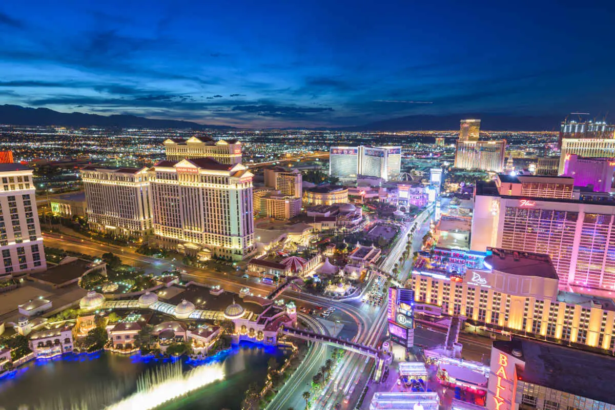 Should You Stay on the Strip in Vegas? (Strip vs. Off-Strip) 6 Better to Stay On Strip or Off Strip in Vegas?