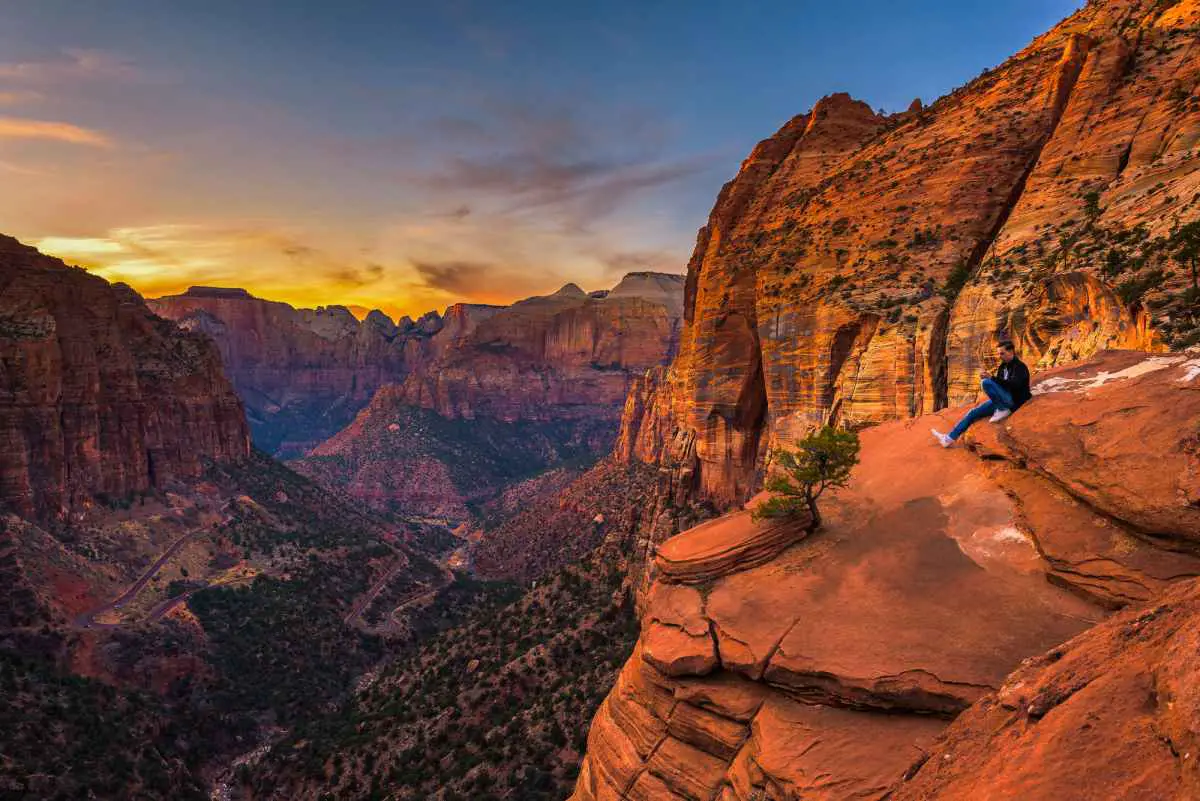 The Canyon Overlook trail is a short walk that is perfect for one day visitors to Zion.