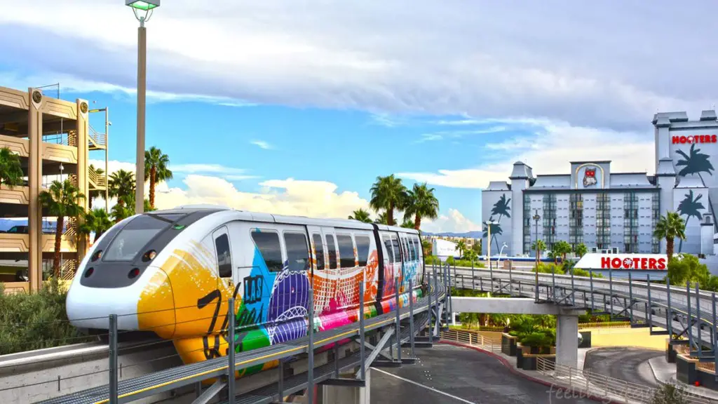 How Much is it to Ride the Monorail in Las Vegas? (Discounts!) 1 las vegas monorail