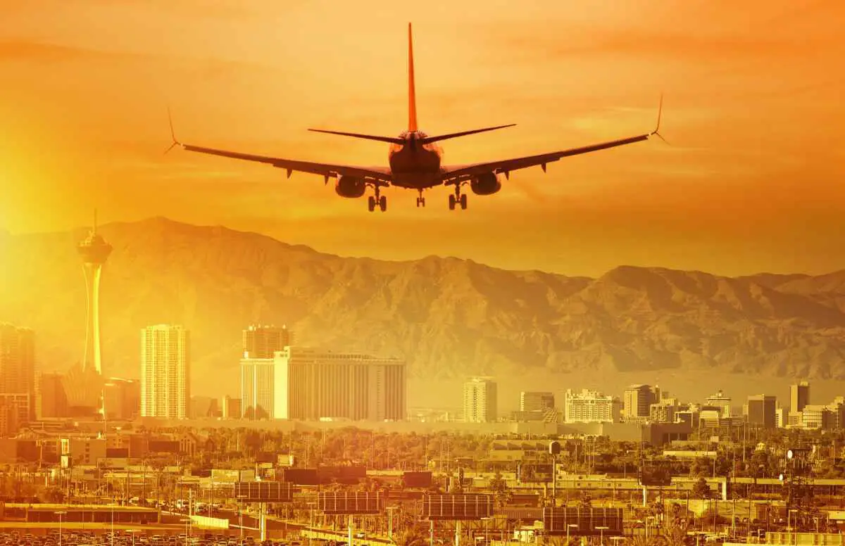 Real People Share Their Vegas Budget-Saving Hacks 2 Smart Booking Techniques When Flying to Vegas